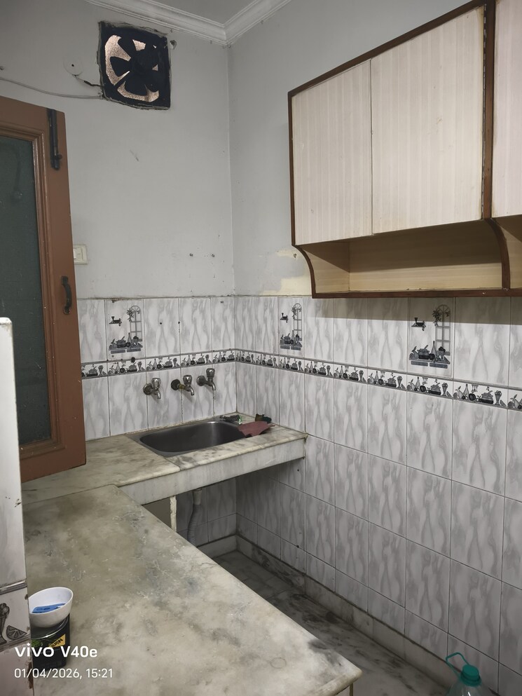Bathroom, rwa-apartments-sector-39 2 Bedroom 162 Sq.Mt. Apartment In Sector 39 Noida 9731623