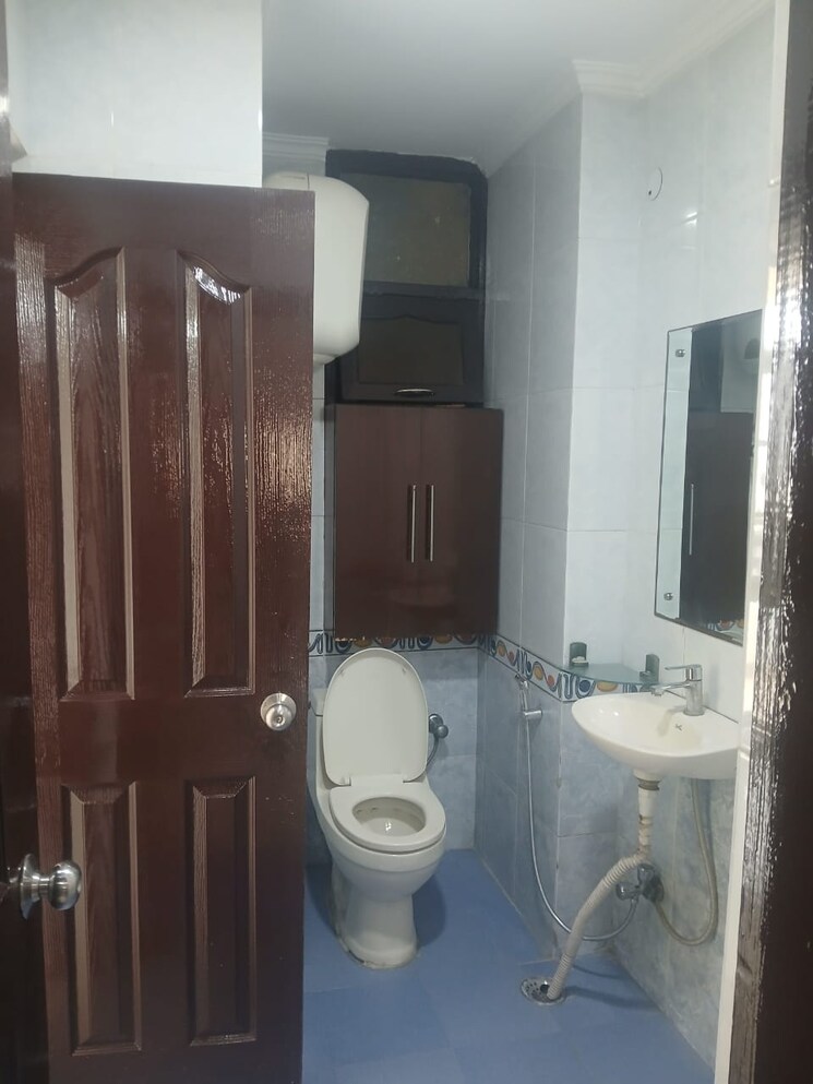 Bathroom, millenium-residency 3 Bedroom 2200 Sq.Ft. Builder Floor In Sector 47 Gurgaon 9731648