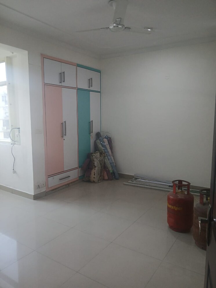 Room, millenium-residency 3 Bedroom 2200 Sq.Ft. Builder Floor In Sector 47 Gurgaon 9731648