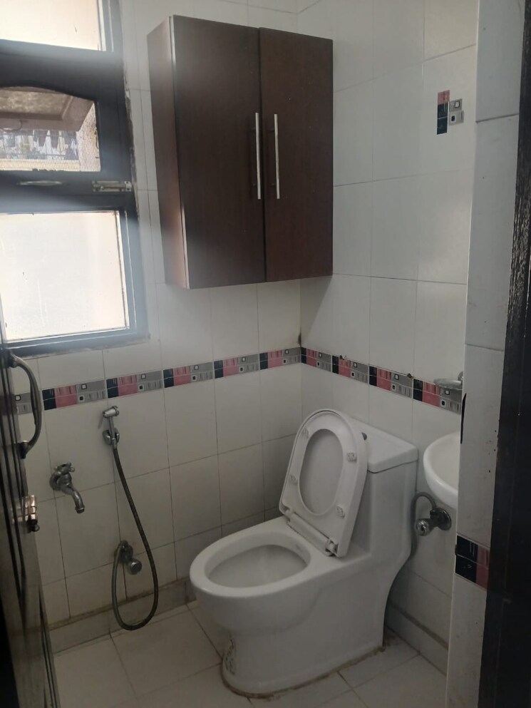 Bathroom, millenium-residency 3 Bedroom 2200 Sq.Ft. Builder Floor In Sector 47 Gurgaon 9731648