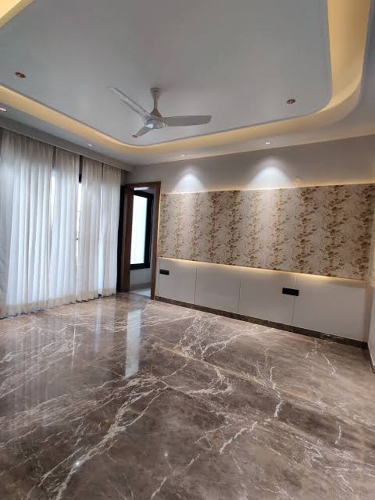 Room, ss-almeria 3.5 Bedroom 2000 Sq.Ft. Builder Floor In Sector 84 Gurgaon 9731681