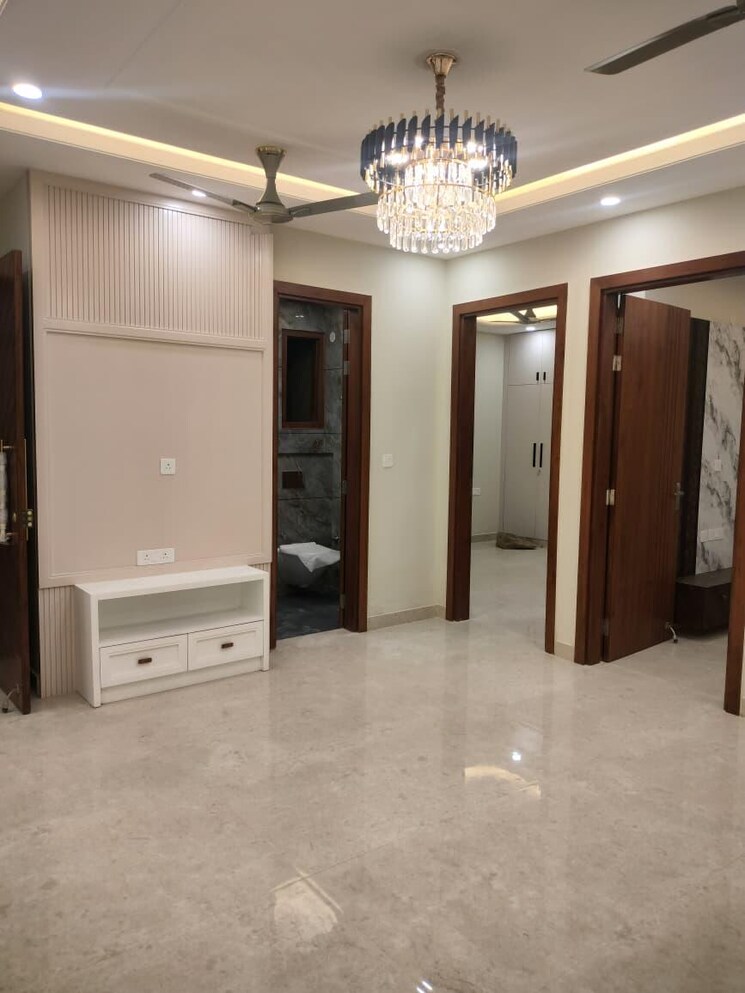 Room, ss-almeria 3.5 Bedroom 2000 Sq.Ft. Builder Floor In Sector 84 Gurgaon 9731681