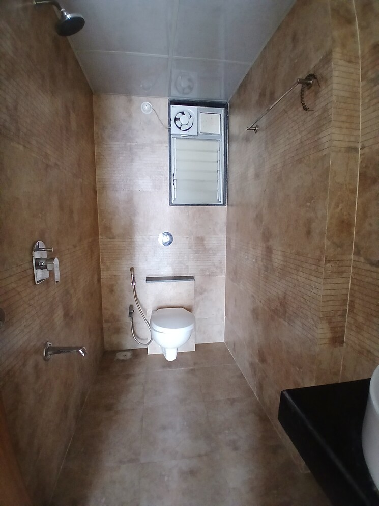Bathroom, kohinoor-zen-estate 2 Bedroom 752 Sq.Ft. Apartment In Kharadi Pune 9731667