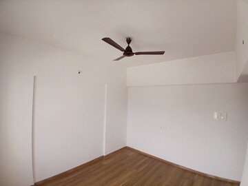 Room in 2 BHK Apartment at Gera Parkview I, Kharadi – for Sale