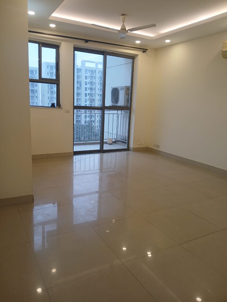 Room, unitech-the-residences-sector-33 3 Bedroom 1800 Sq.Ft. Builder Floor In Sector 33 Gurgaon 9731703