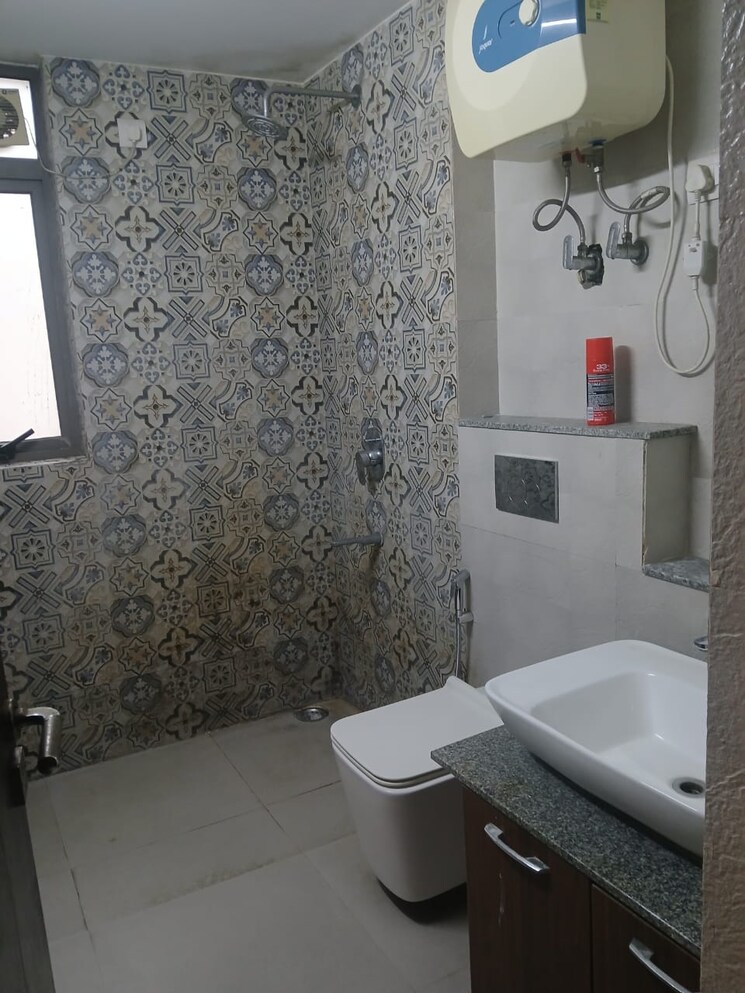Bathroom, unitech-the-residences-sector-33 3 Bedroom 1800 Sq.Ft. Builder Floor In Sector 33 Gurgaon 9731703
