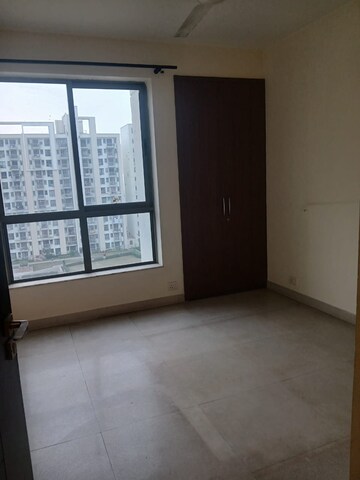 Room in 3 BHK Builder Floor at Unitech The Residences Sector 33, Sector 33 – for Rent