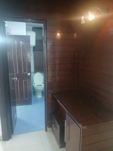 Furnished Amenities in 3 BHK Builder Floor at Unitech The Residences Sector 33, Sector 33 – for Rent