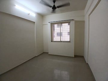 Room in 2 BHK Apartment at Jalan Aura County Pune, Wagholi – for Rent