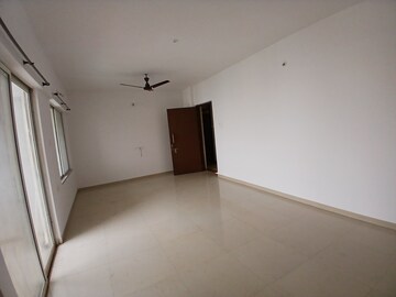 Room in 1 BHK Apartment at Gera Parkview I, Kharadi – for Rent