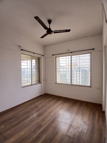 Room in 1 BHK Apartment at Gera Parkview I, Kharadi – for Rent