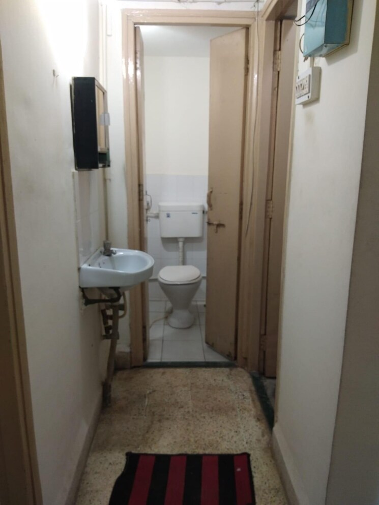 Bathroom, gita-apartment 1 Bedroom 514 Sq.Ft. Apartment In Erandwane Pune 9731746