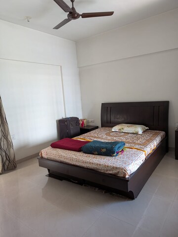 Bedroom in 2.5 BHK Apartment at Kalpataru Estate, Pimple Gurav – for Rent