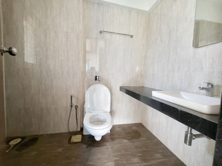 Bathroom, lalitambika-akshay 2 Bedroom 610 Sq.Ft. Apartment In Worli Mumbai 9731794