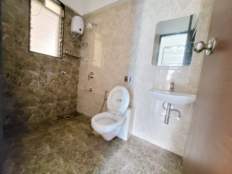 Bathroom, lalitambika-akshay 2 Bedroom 610 Sq.Ft. Apartment In Worli Mumbai 9731794