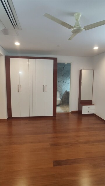 Room in 4 BHK Apartment at Wakad – for Rent