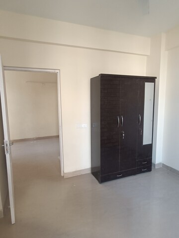 Room in 2 BHK Apartment at Shree Vardhman Mantra, Sector 67 – for Rent