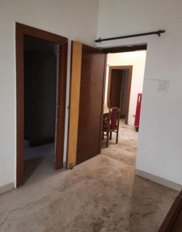 Room in 3 BHK Apartment at Butler Colony – for Sale