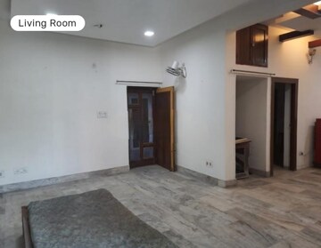 Room in 3 BHK Apartment at Butler Colony – for Sale