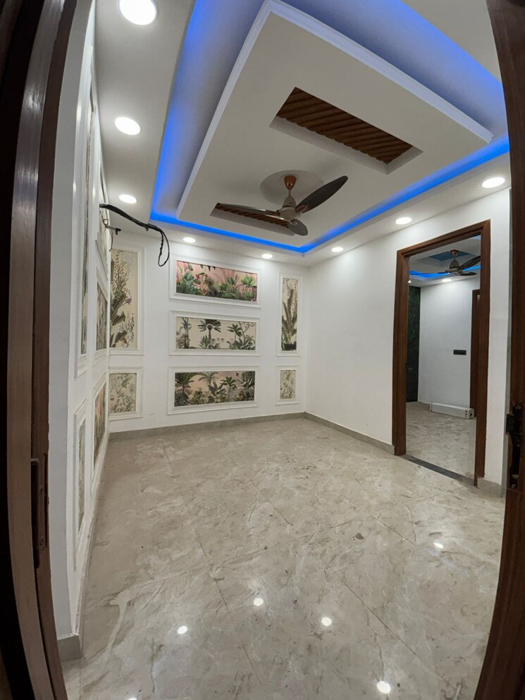 Room, govindpuri 3 Bedroom 90 Sq.Yd. Builder Floor In Govindpuri Delhi 9731823