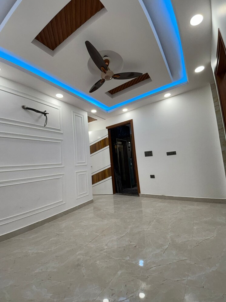 undefined, govindpuri 3 Bedroom 90 Sq.Yd. Builder Floor In Govindpuri Delhi 9731823