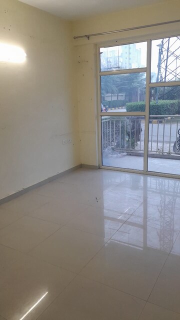 Room in 2 BHK Apartment at Pyramid Urban Homes 3, Sector 67a – for Rent