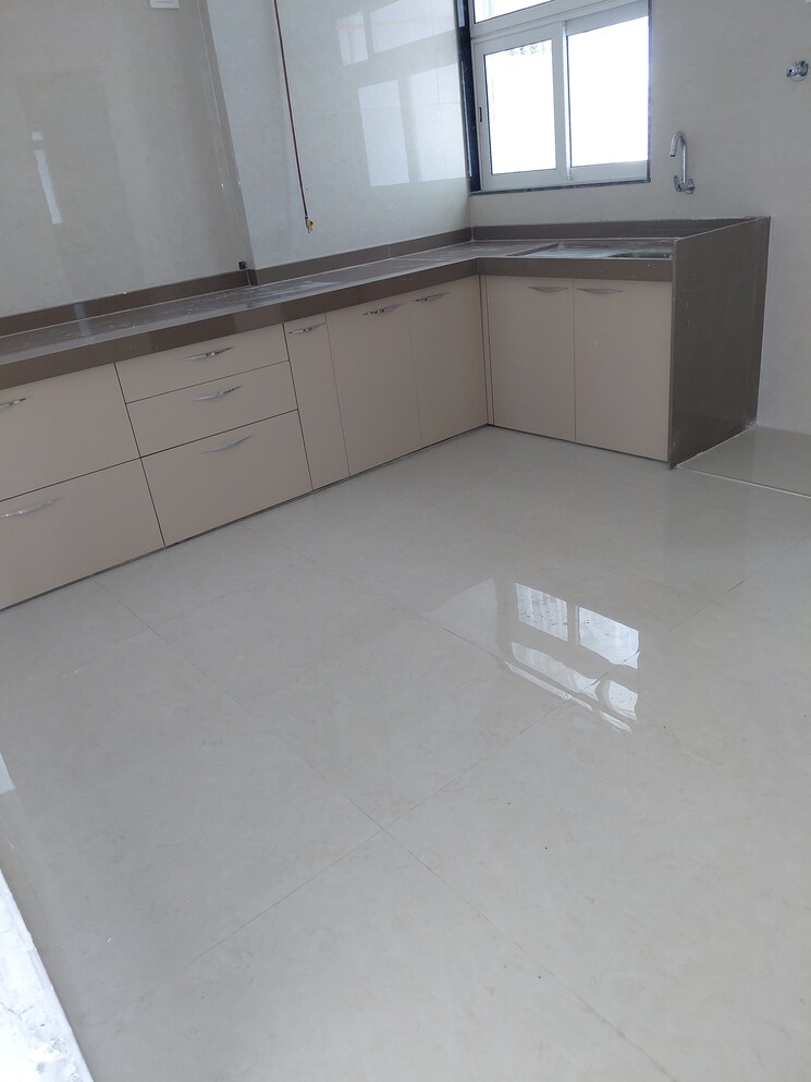 Bathroom, je-and-vee-madhuban 2 Bedroom 707 Sq.Ft. Apartment In Malad East Mumbai 9731947