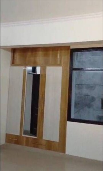 Room in 3 BHK Apartment at Butler Colony – for Sale