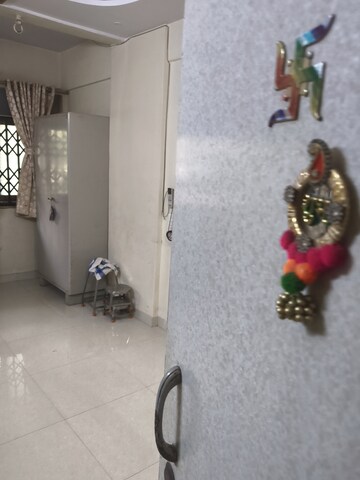 Room in 1 BHK Apartment at Vile Parle West – for Rent