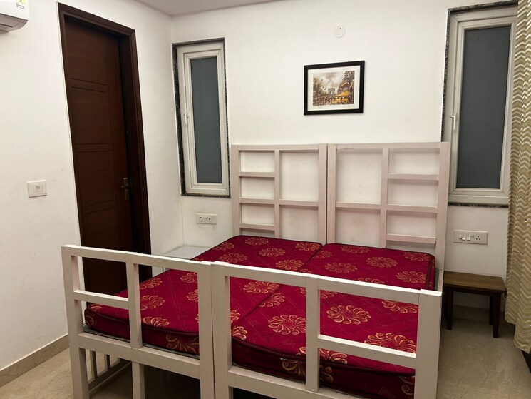 Bedroom, maharishi-dayanand-cghs 3 Bedroom 1500 Sq.Ft. Builder Floor In Vasant Kunj Delhi 9731988