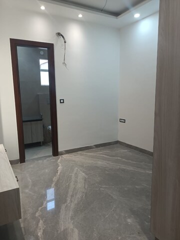 Room in 3 BHK Builder Floor at Shankar Vihar – for Sale