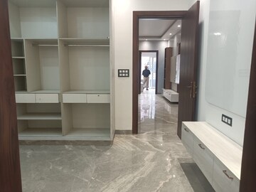 Room in 3 BHK Builder Floor at Shankar Vihar – for Sale