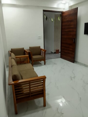 Bedroom in 2 BHK Builder Floor at Adarsh Nagar – for Rent