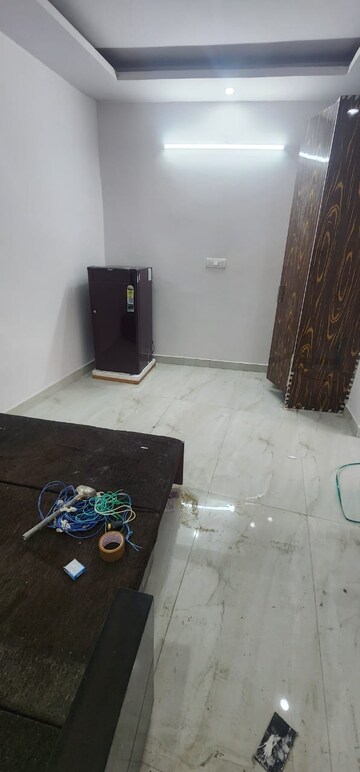 Furnished Amenities in 1 RK Builder Floor at Chattarpur – for Rent