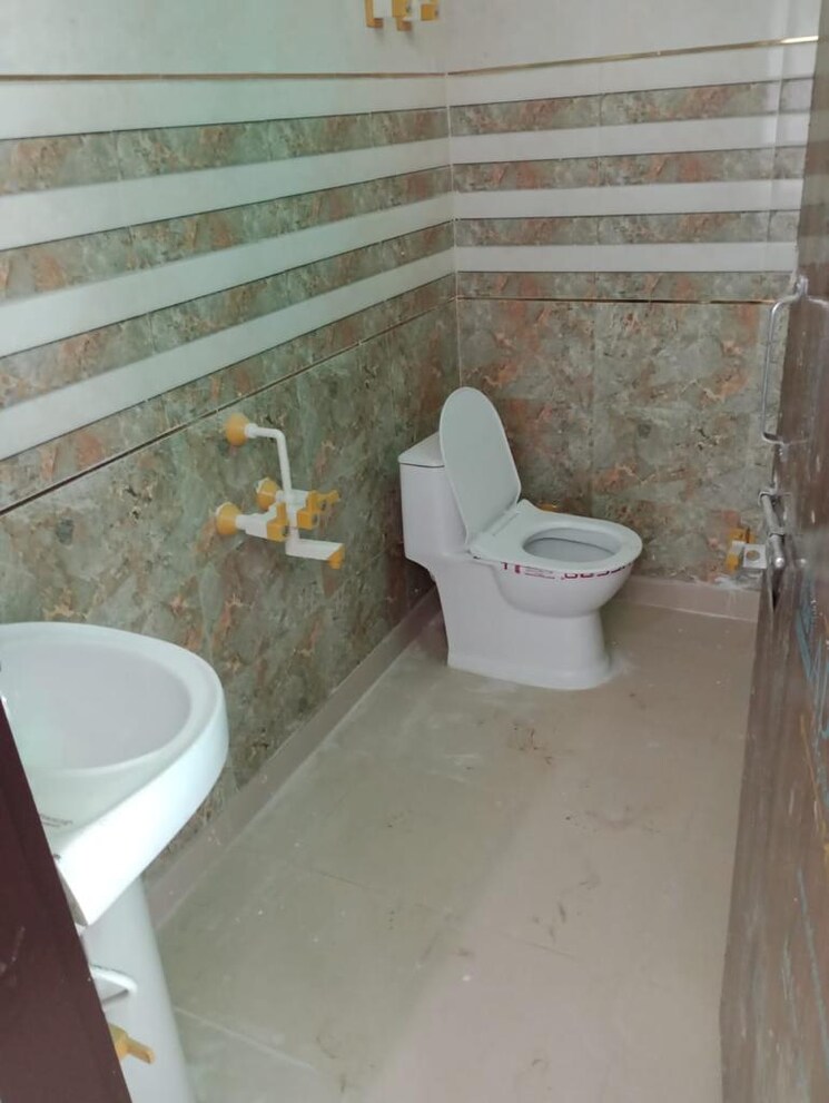 Bathroom, sector 74 Pg For Boys & Girls In Sector 74 9732163