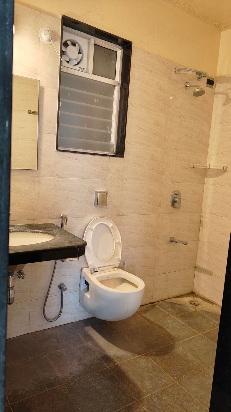 Bathroom, amanora-trendy-homes 2 Bedroom 850 Sq.Ft. Apartment In Hadapsar Pune 9732169