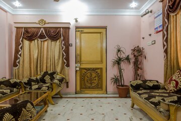 Living Room in 5 BHK Independent House at Vashi Sector 28 – for Rent