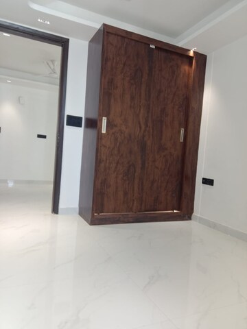 Room in 2 BHK Builder Floor at Saket – for Rent