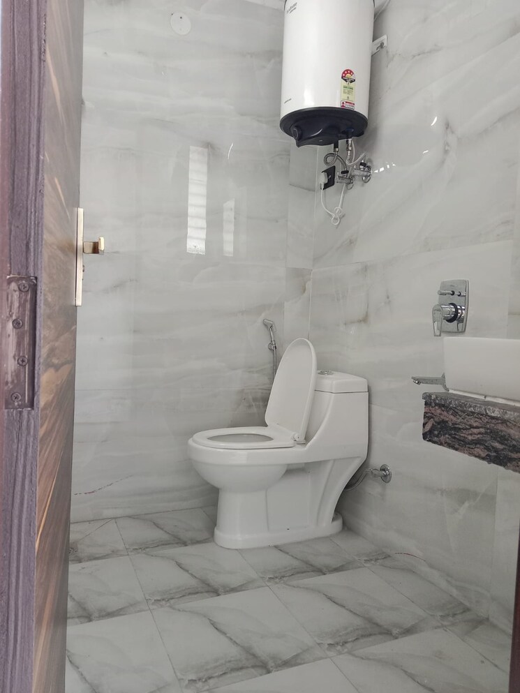 Bathroom, saket 2 Bedroom 900 Sq.Ft. Builder Floor In Saket Delhi 9732186