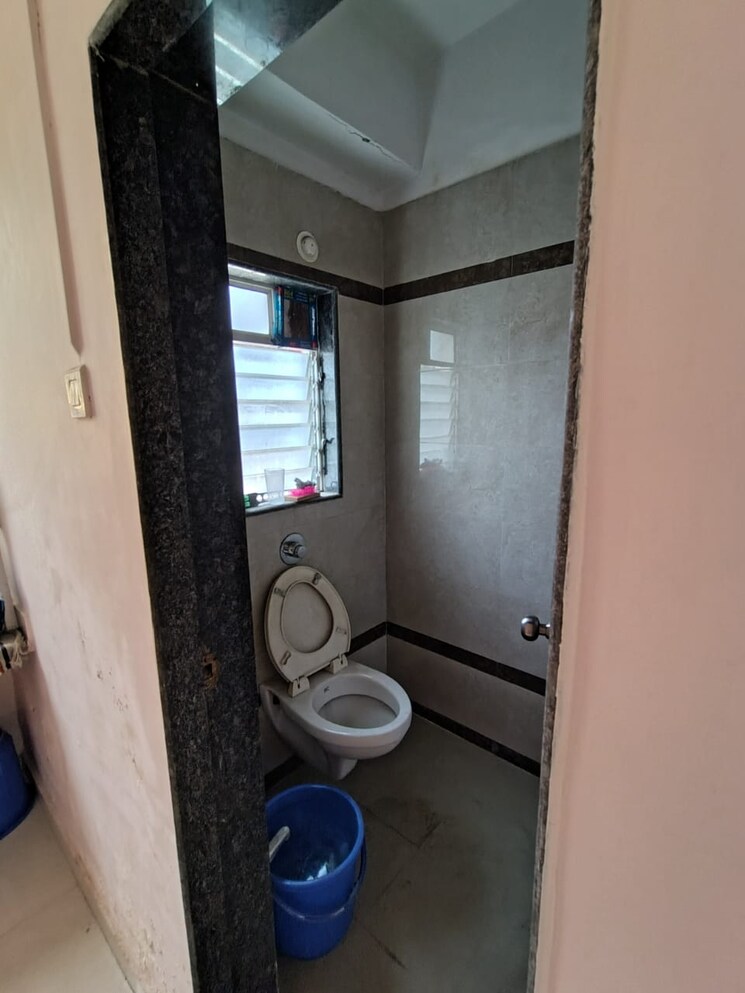 Bathroom, mulund west Commercial Office Space 550 Sq.Ft. In Mulund West Mumbai 9732173
