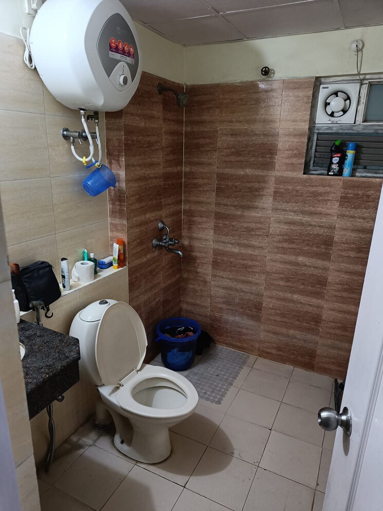 Bathroom, rohtas-plumeria 2 Bedroom 1275 Sq.Ft. Apartment In Gomti Nagar Lucknow 9732191