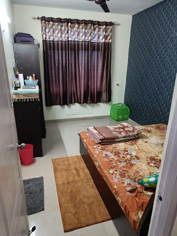 Team Area in 2 BHK Apartment at Rohtas Plumeria, Gomti Nagar – for Rent