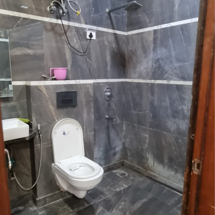 Bathroom, gulshan-gc-centrum 3 Bedroom 1600 Sq.Ft. Apartment In Ashiana Greens Ghaziabad 9732275