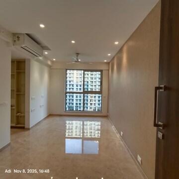 Hall in 1 BHK Apartment at Hiranandani Regent Hill, Powai – for Rent