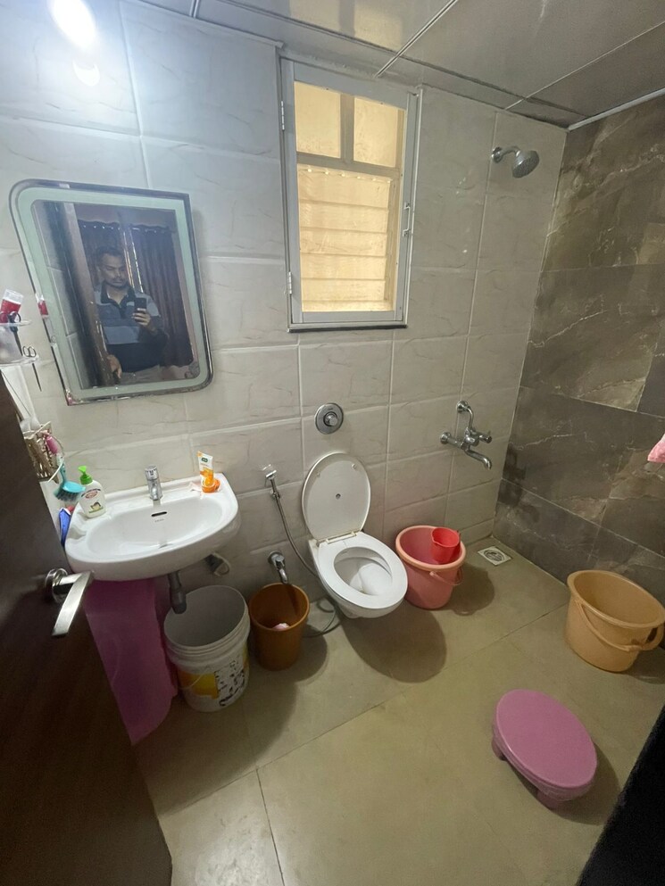 Bathroom, saheel-itrend-life 2 Bedroom 761 Sq.Ft. Apartment In Wakad Pune 9732412