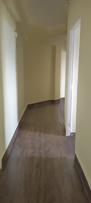 Room in 1 BHK Apartment at Savera CHS Andheri, Andheri West – for Rent