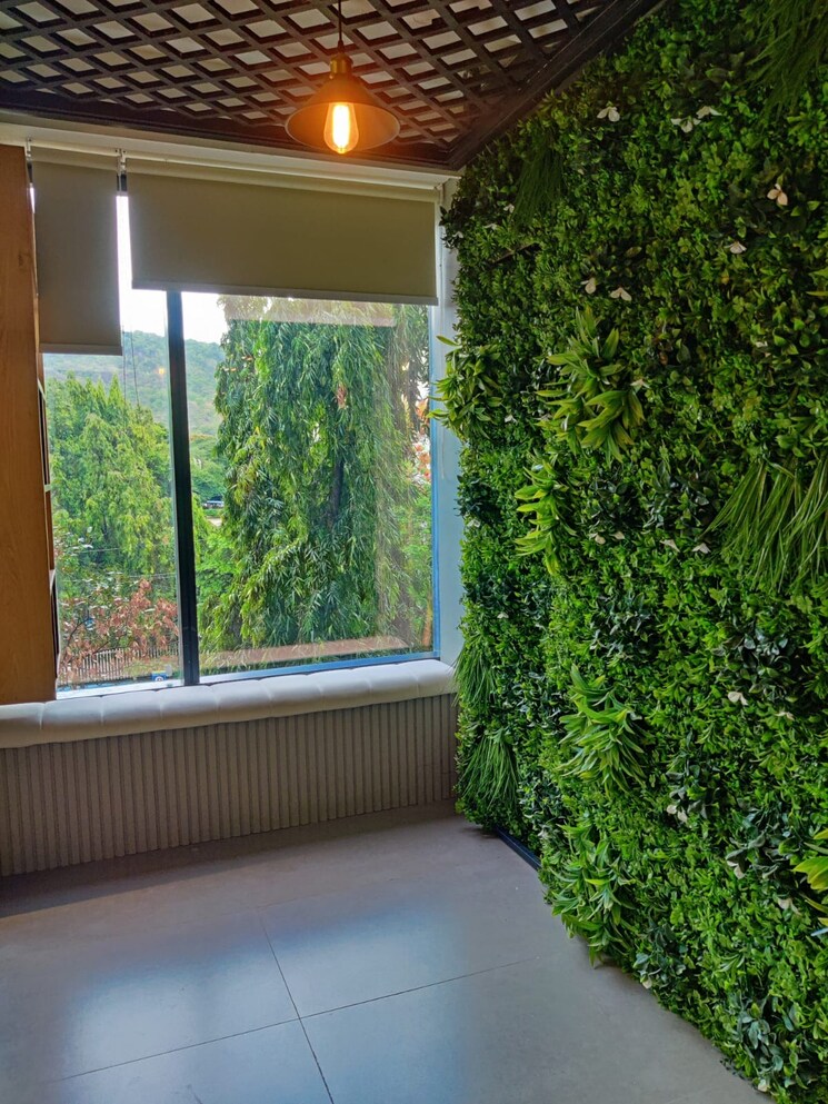 Balcony, wagle industrial estate Commercial Office Space 1000 Sq.Ft. In Wagle Industrial Estate Thane 9732470