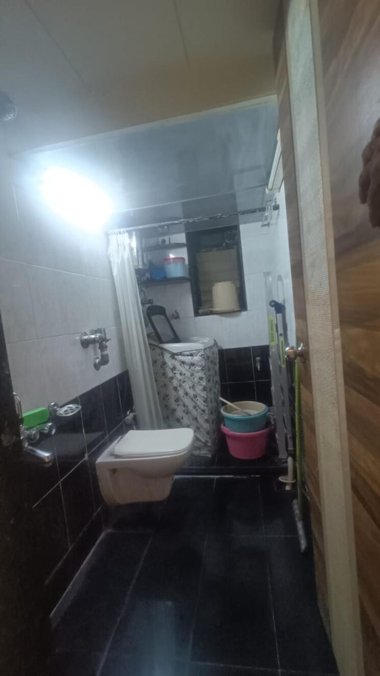 Attached Bathroom, borivali west 3 Bedroom 1100 Sq.Ft. Apartment In Borivali West Mumbai 9732476
