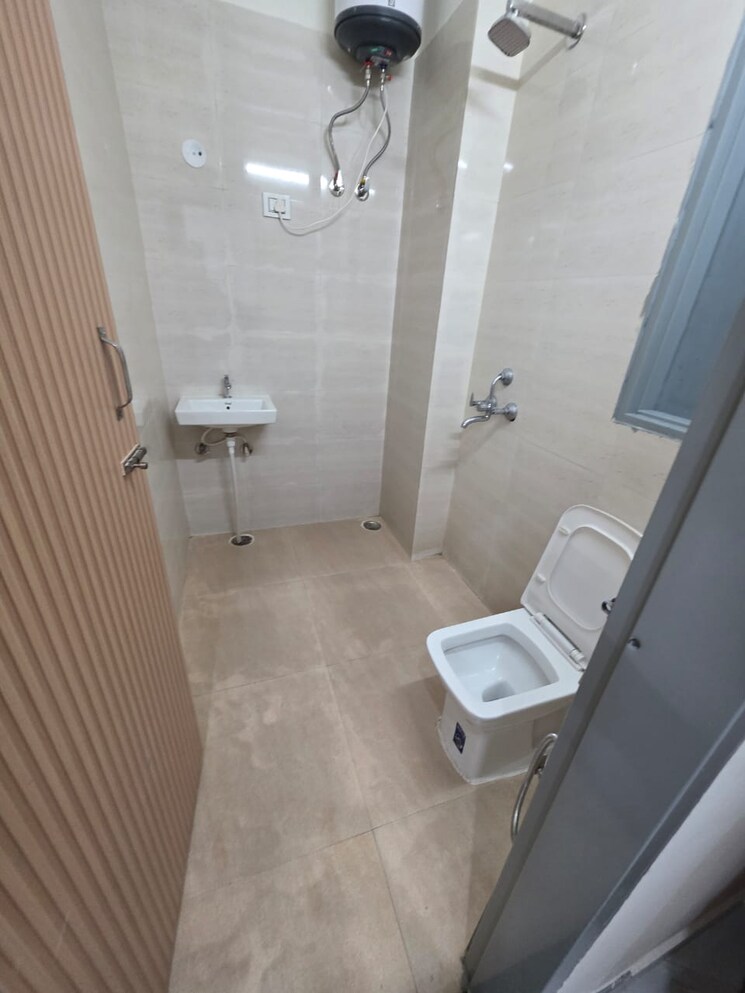 Bathroom, sector 52 1 Bedroom 580 Sq.Ft. Builder Floor In Sector 52 Gurgaon 9732559