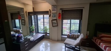 Living Room in 4 BHK Apartment at Silver Sand CHS, Andheri West – for Rent